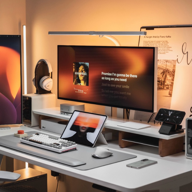Moderne monitorverhoger, ergon - Desk Setup With Laptop And Monitor recensie en prijs