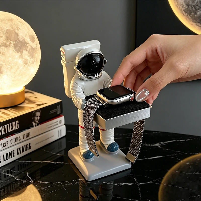 Creatieve astronaut-hars horlo - Desk Setup Home Office recensie en prijs
